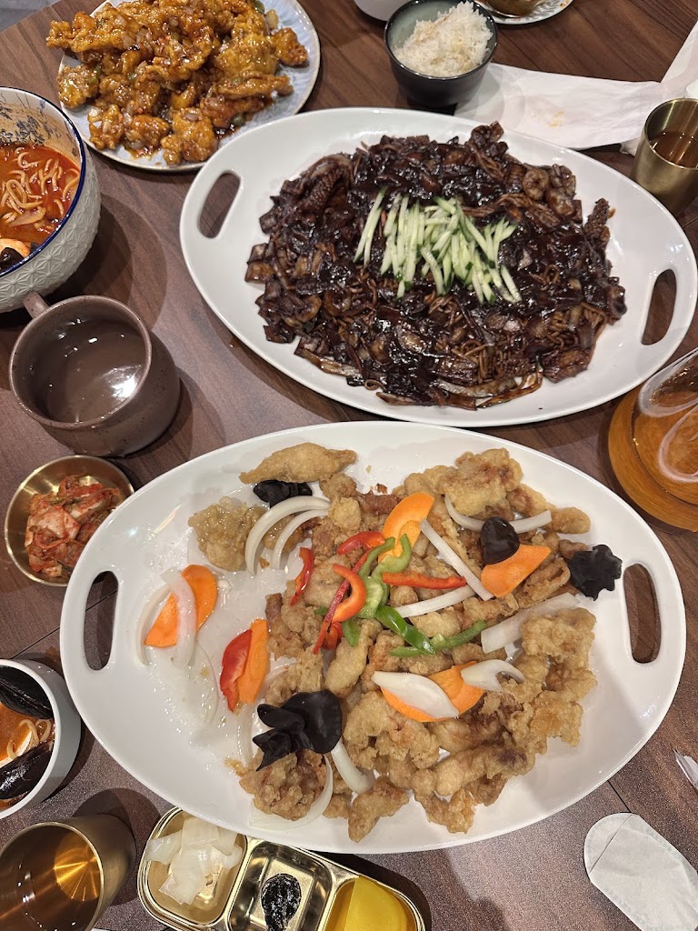 Hongdae Banjeom Restaurant 홍대반점