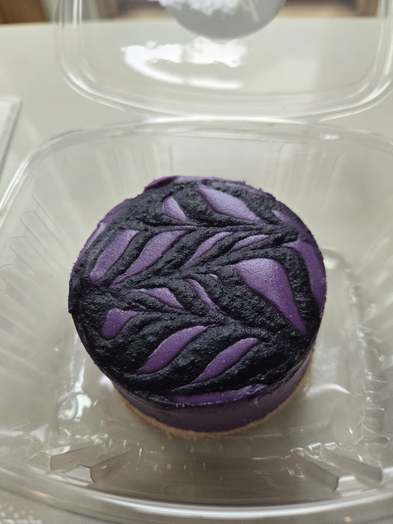 Hood Famous Bakeshop (Chinatown-ID)