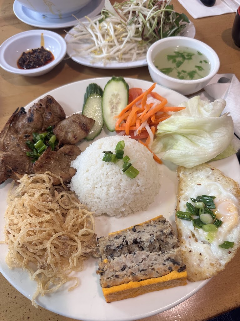 Huong Que Vietnamese Restaurant