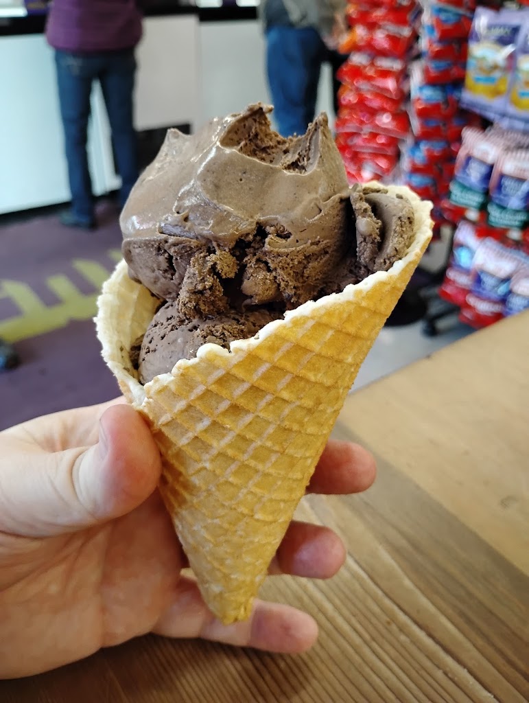 Husky Deli & Catering & Ice Cream