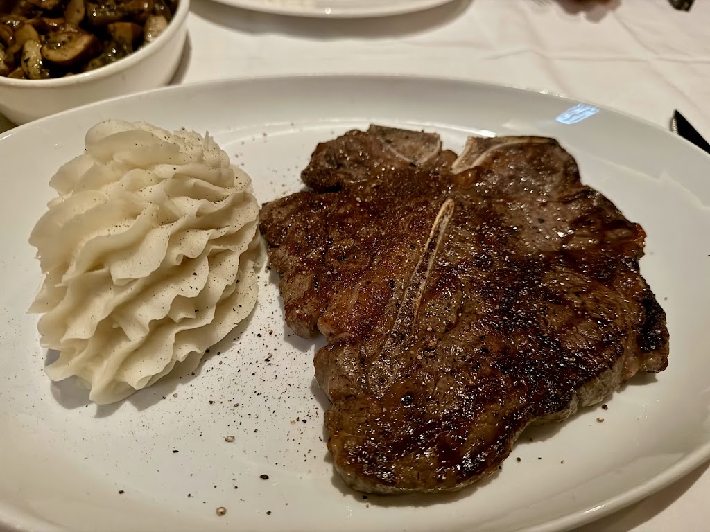 Hy's Steakhouse & Cocktail Bar