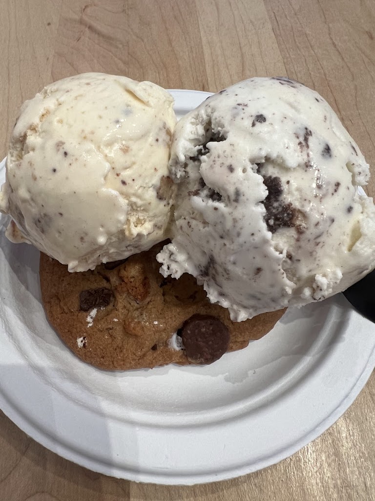 Insomnia Cookies