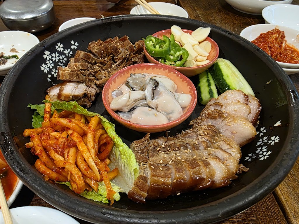 JeunJu Korean Restaurant 전주식당 | 전주할매칼국수 - Authentic Korean home style food