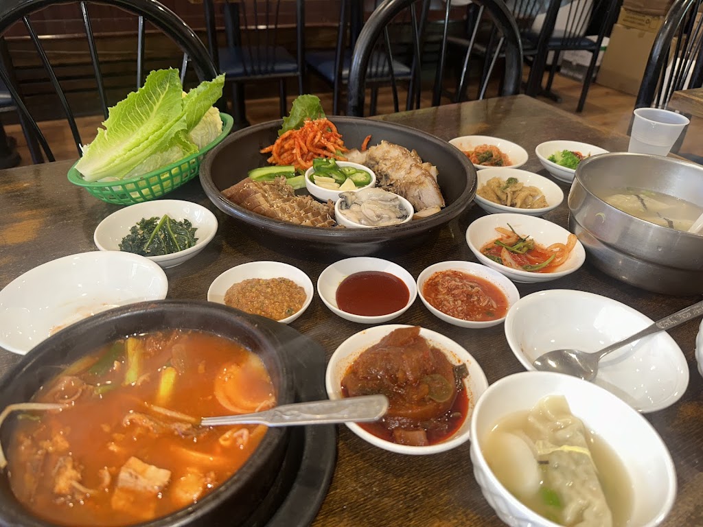JeunJu Korean Restaurant 전주식당 | 전주할매칼국수 - Authentic Korean home style food