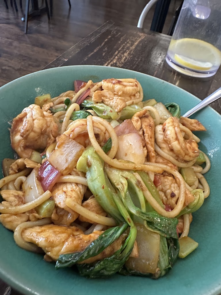 Jiang's Kitchen 疆湖 - Halal Chinese Food