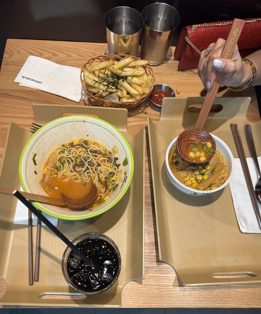 KINTON RAMEN YONGE X RICHMOND