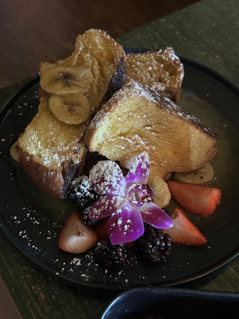 Kokomo Restaurant & Lounge