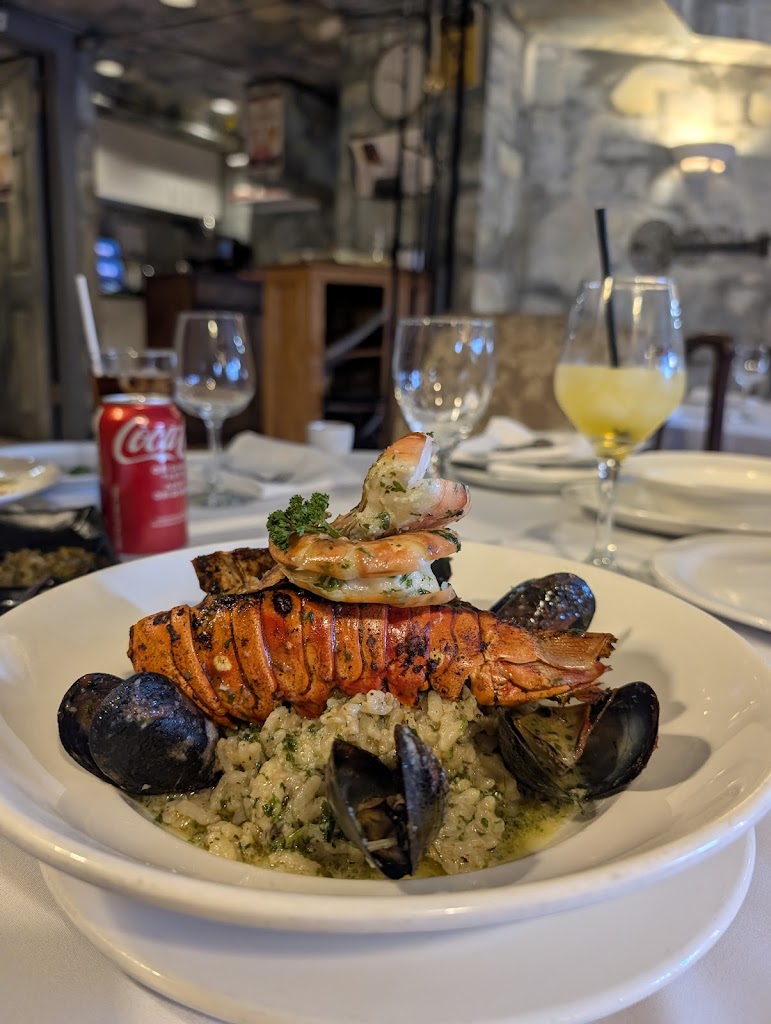 La Grotta On Main