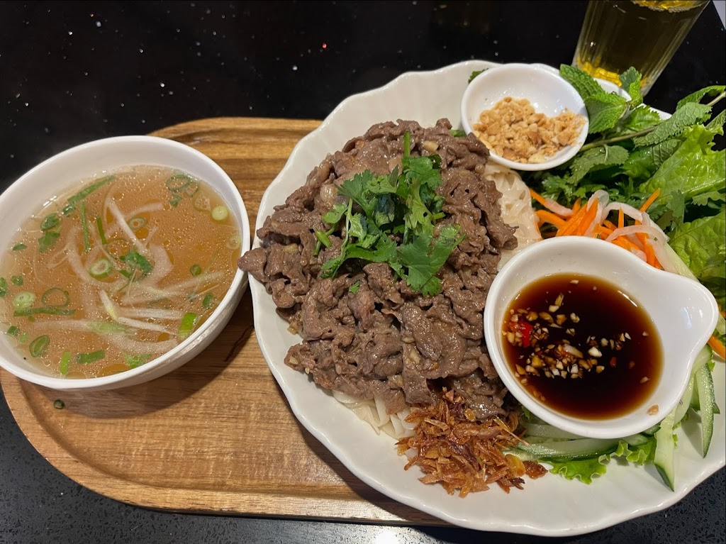Lá Sen Vietnamese Cuisine