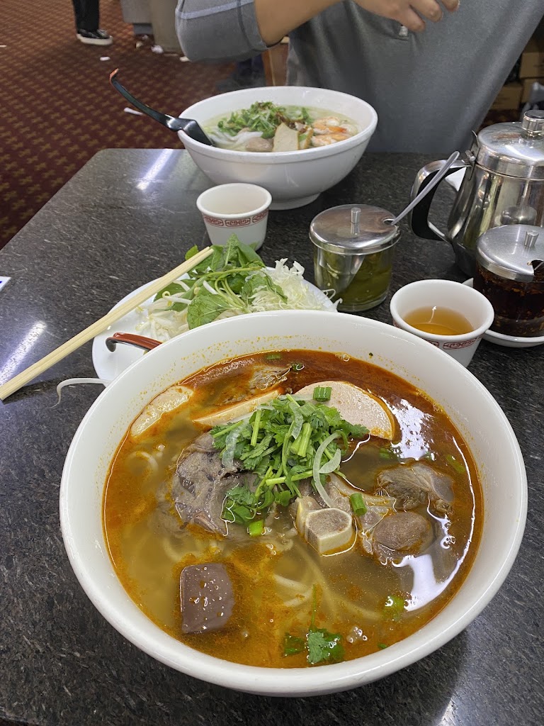 Lam Hoa Thuan