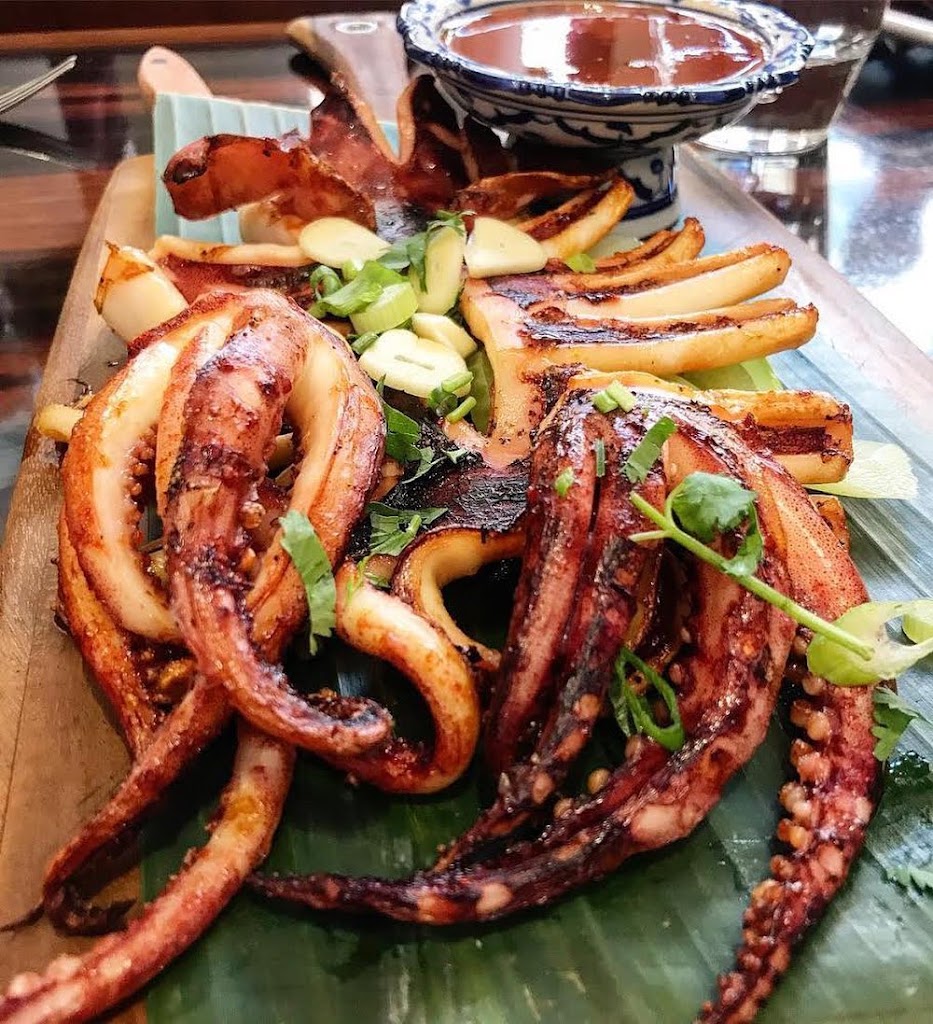 Lao Table