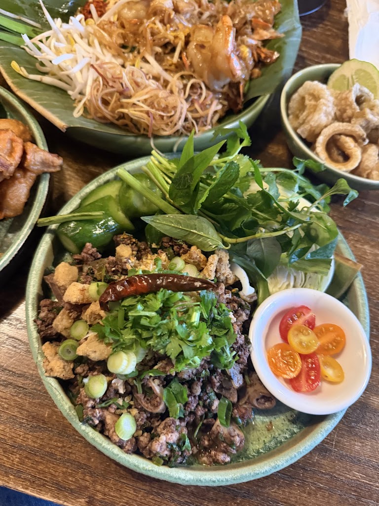 Larb Muang