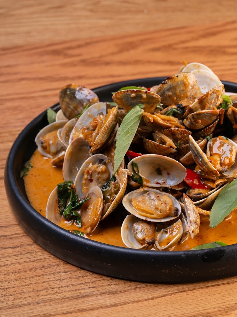 Le Lert Thai Bar & Restaurant