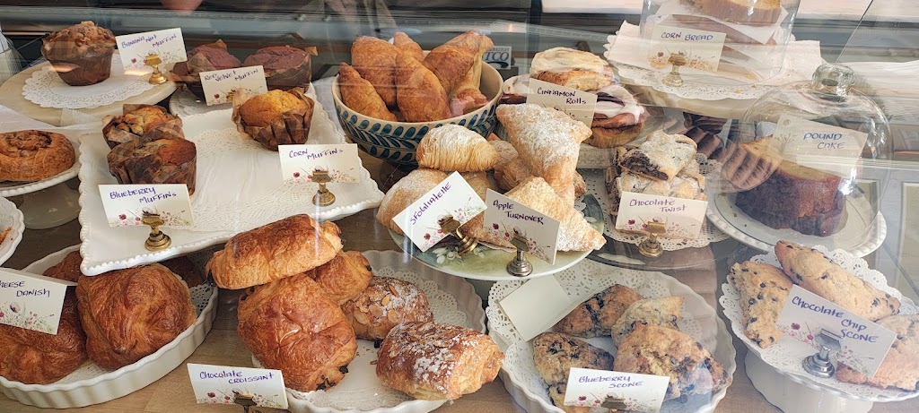 Le Petit Cafe