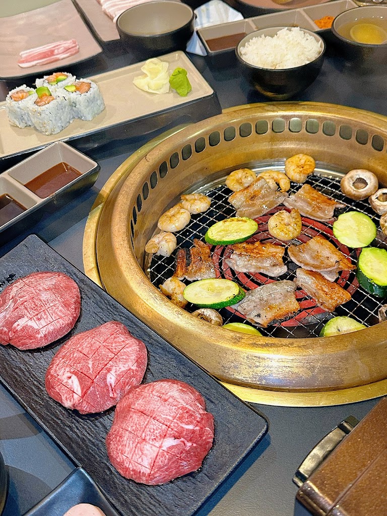 Lee Yakiniku Hot Pot Sushi, Dear Shanghai Bites李苑烧肉寿喜锅·寿司·嗲记上海生煎