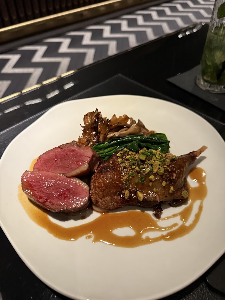 Level Restaurant & Bar