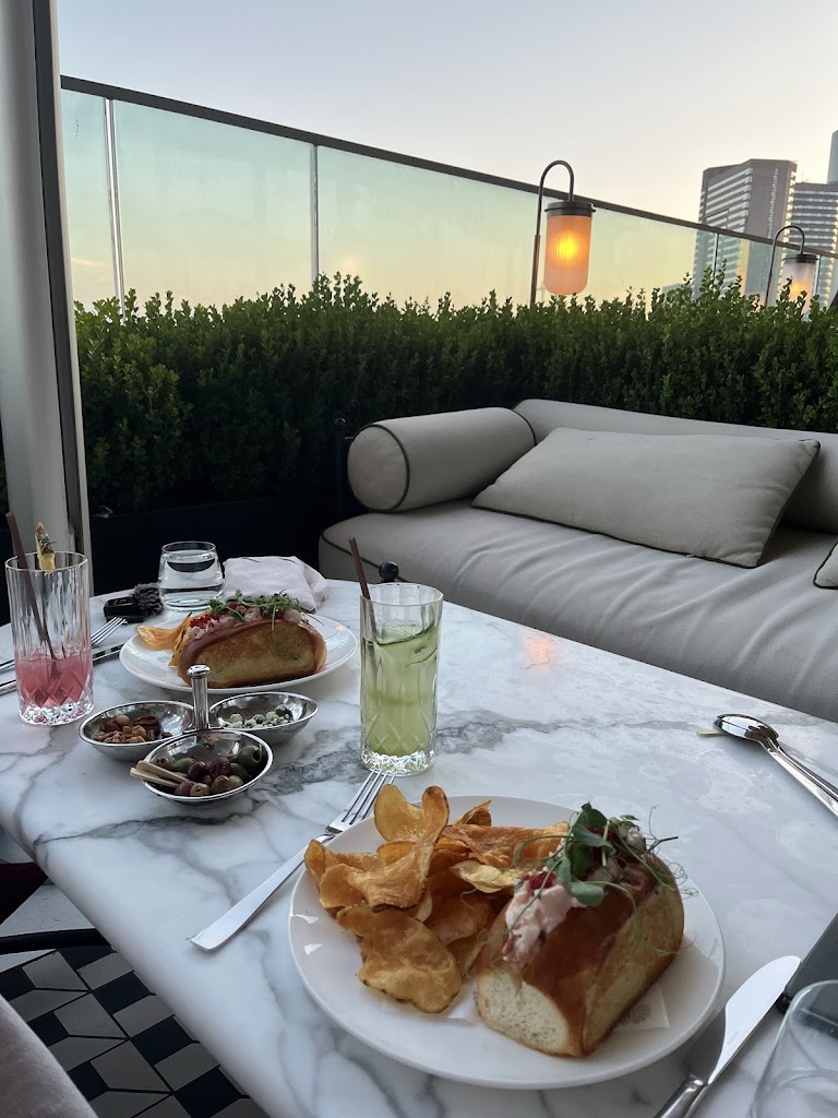 LONG BAR & TERRACE