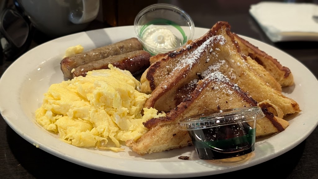Lost Lake Cafe & Lounge