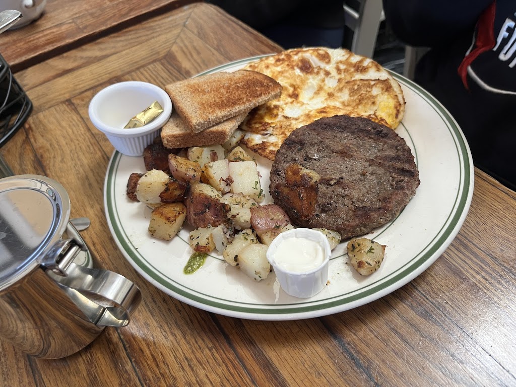 Lynn & Lu's Escapade Cafe