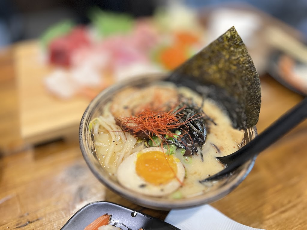 MAGURO Sushi Thai Ramen