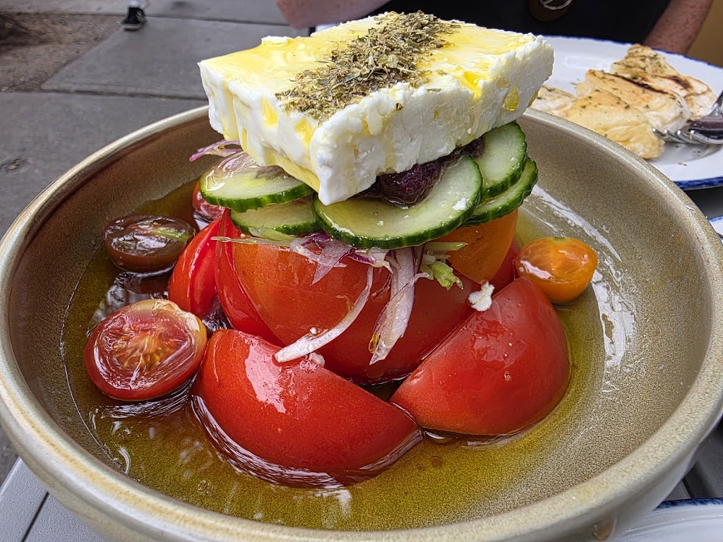 Mamakas Taverna