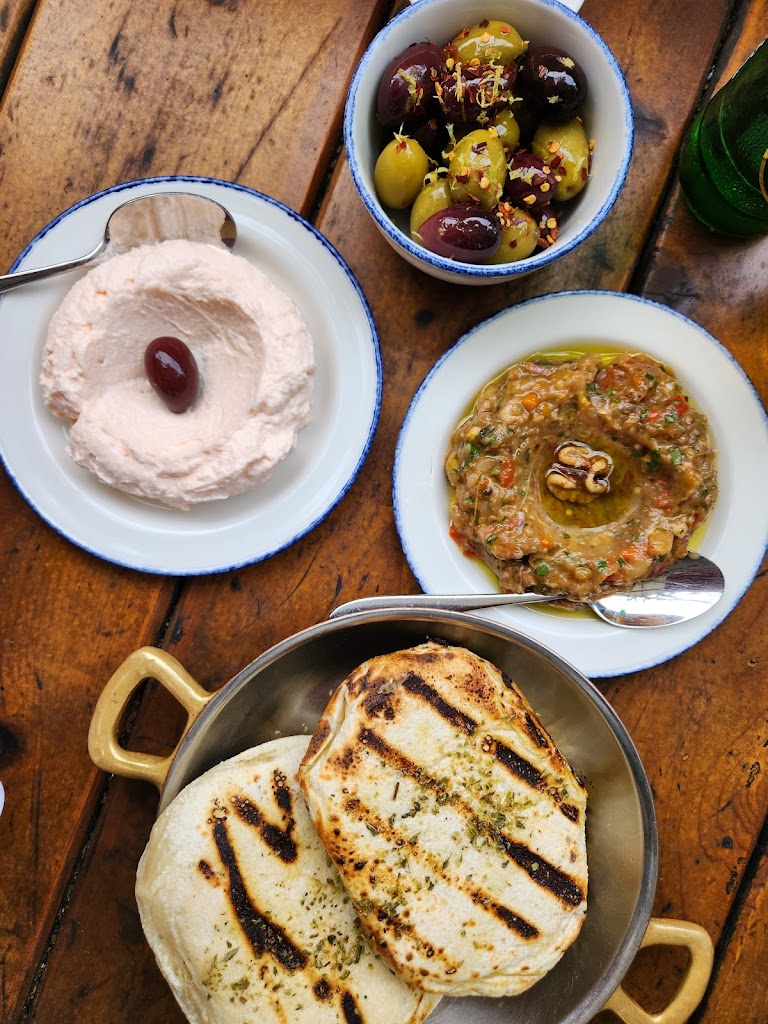 Mamakas Taverna
