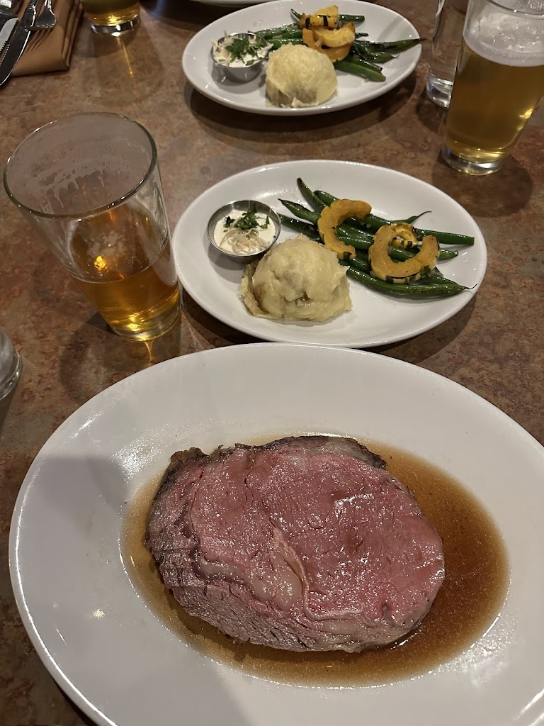 Matts' Rotisserie & Oyster Lounge