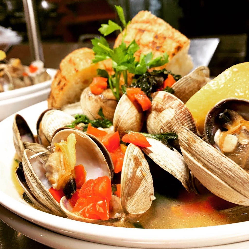 Matts' Rotisserie & Oyster Lounge