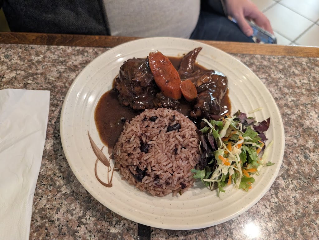 Minto's Jamaican Restaurant & Bar