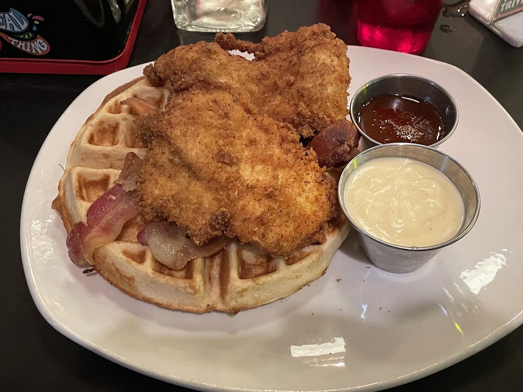 Mom's Kitchen & Bar