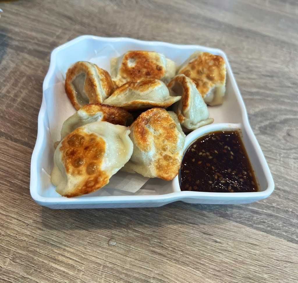 Mom's Pan-Fried Bun 老娘水煎包 | Spadina