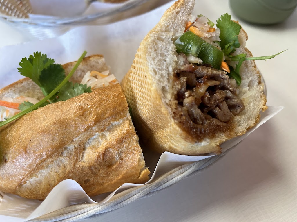 Mom's Pho & Banh Mi
