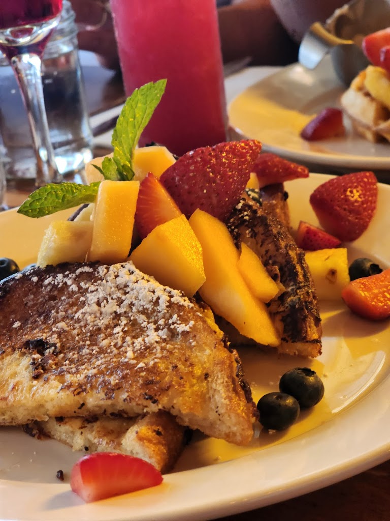 Mominette Bistro