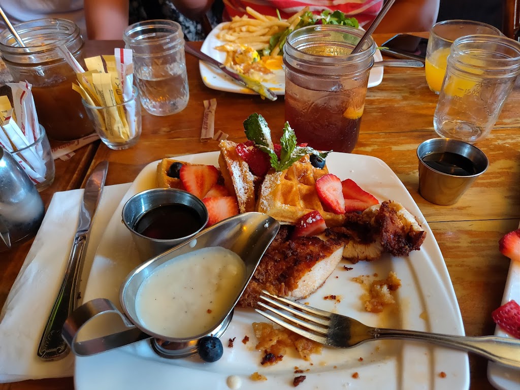 Mominette Bistro