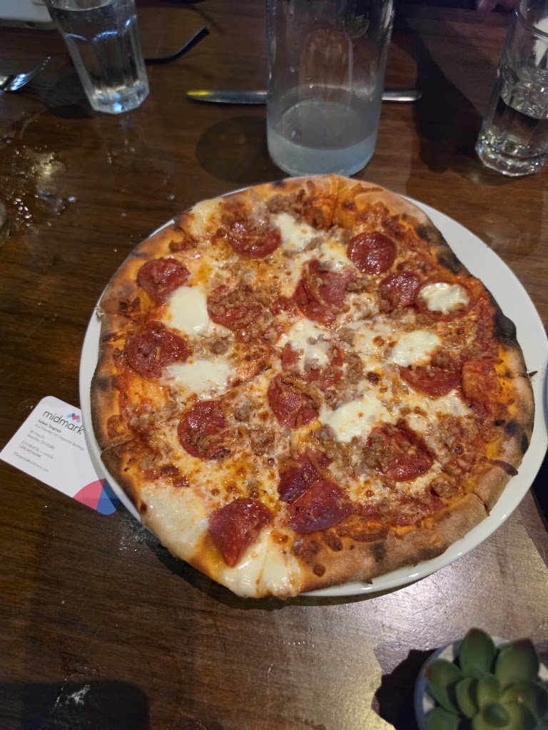 MoMo's
