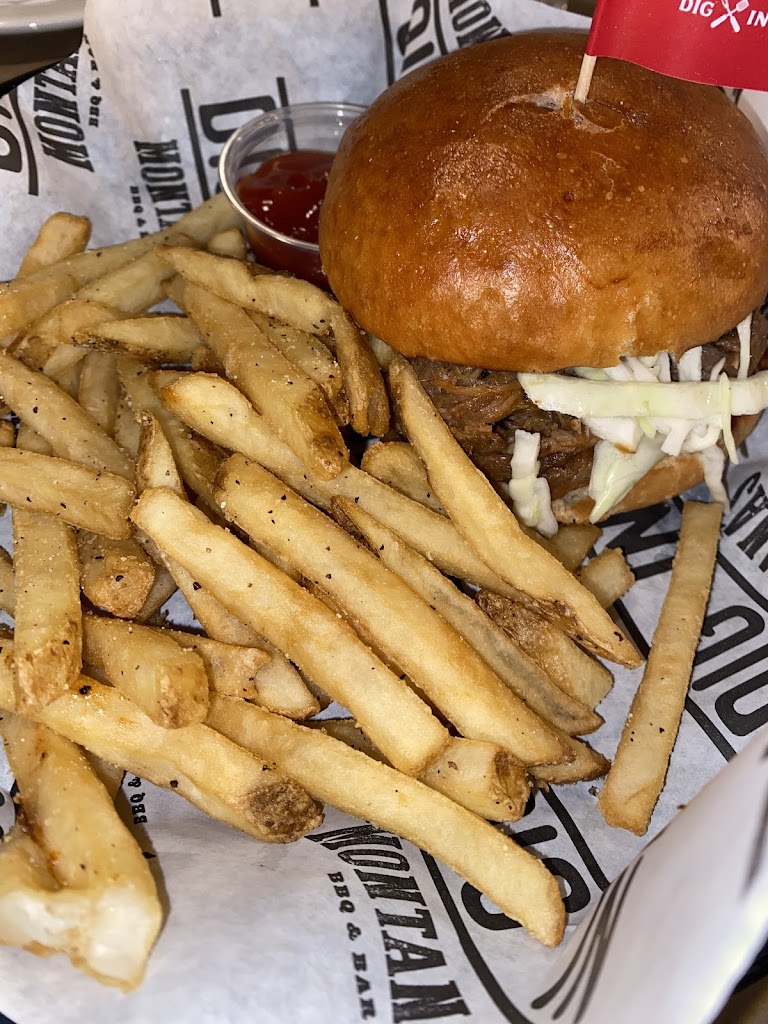 Montana’s BBQ & Bar
