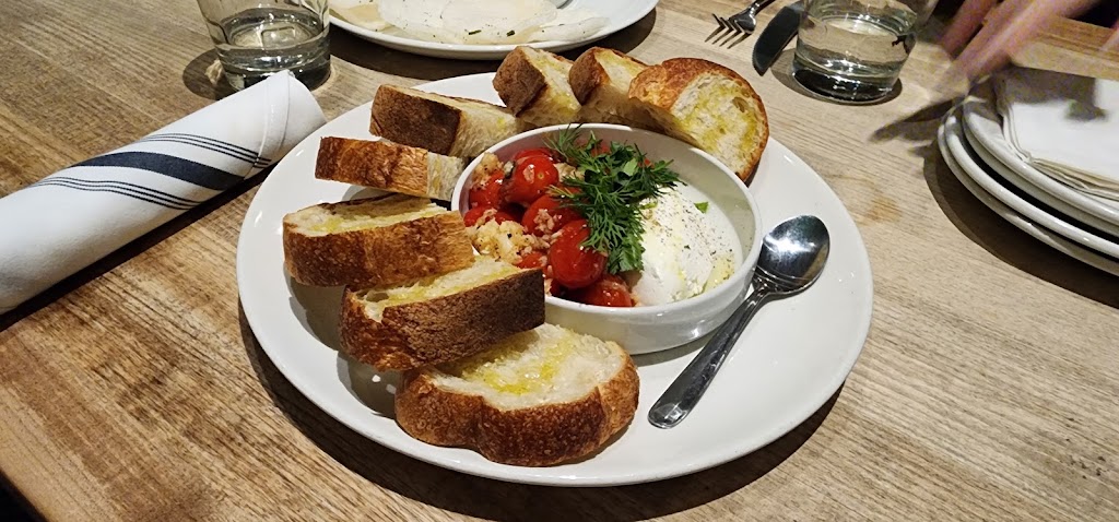 Moxies Scarborough Restaurant