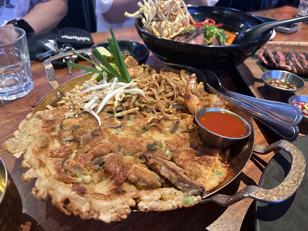 Muay Thai Bar & Restaurant