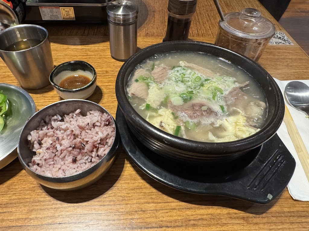 Myeongdong Gyoza Kalguksu - Korean Restaurant (Bloor)