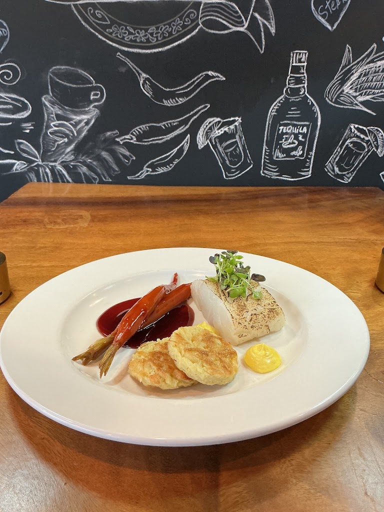 NOLA EATERY & BAR