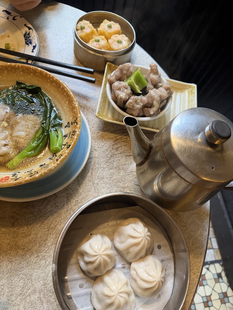 Nom Wah Tea Parlor