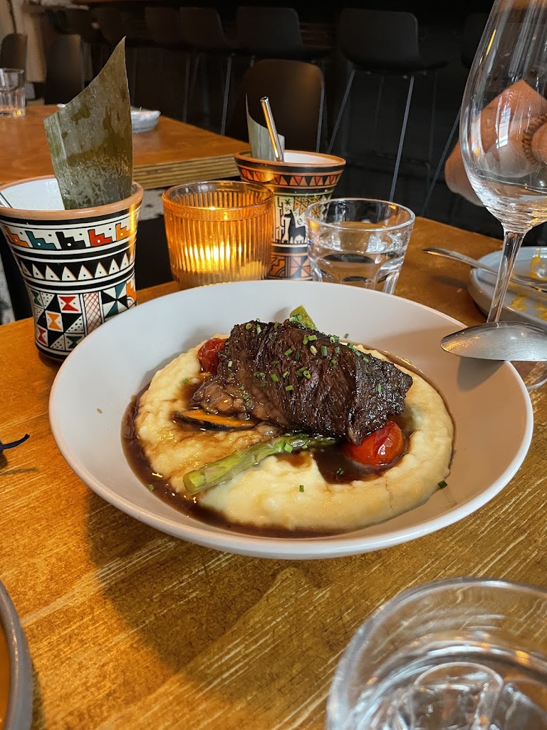 Nuna Kitchen & Bar