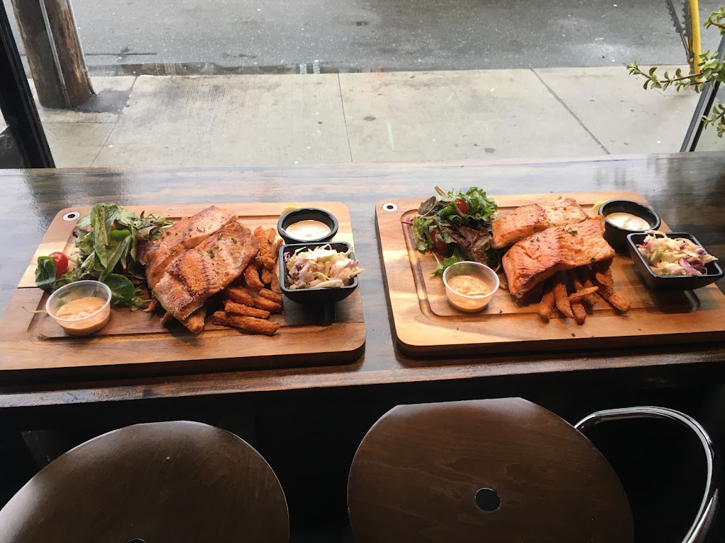 Off The Hook Fishbar