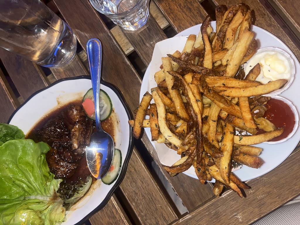 Paris Paris