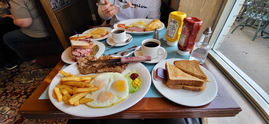 Peter's on Eglinton Restaurant