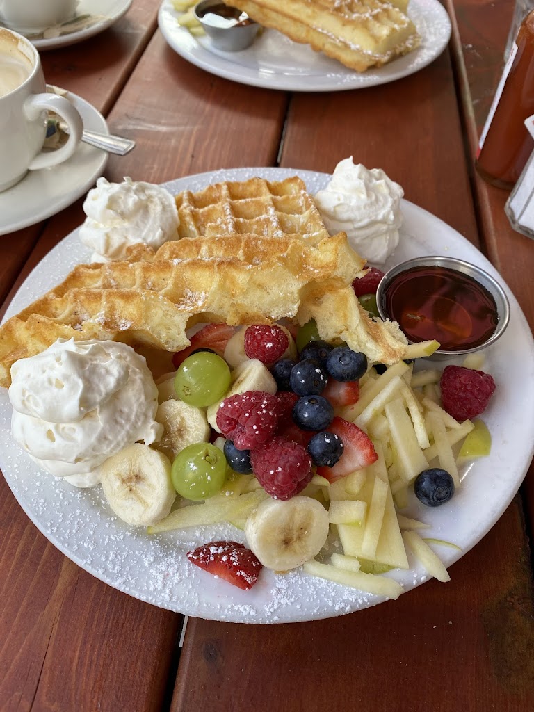 Petit Dejeuner by LPD Café