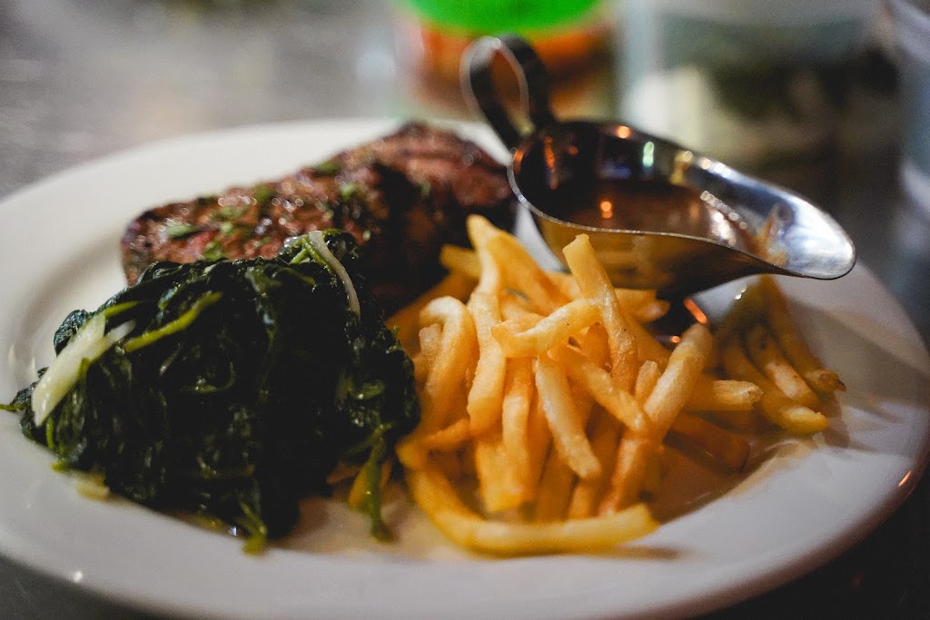 Petit Robert Bistro