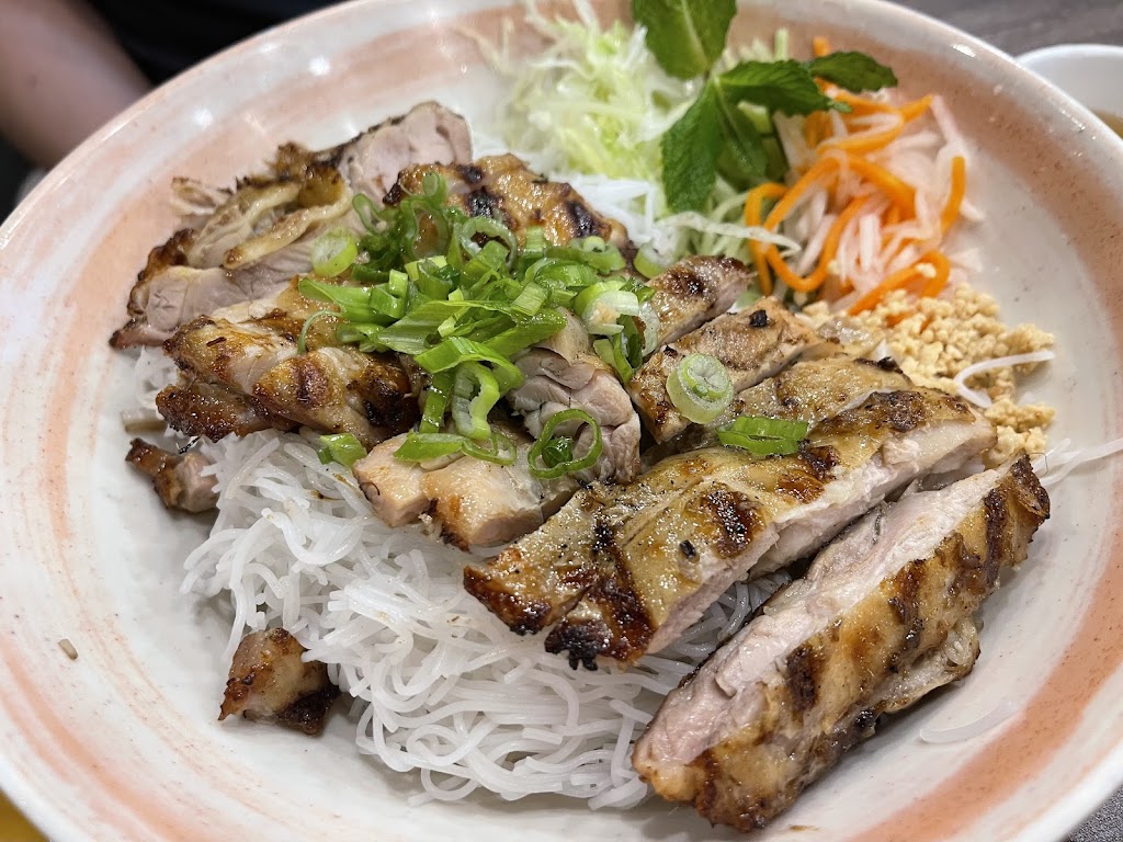 PHO DAC BIET Yonge st