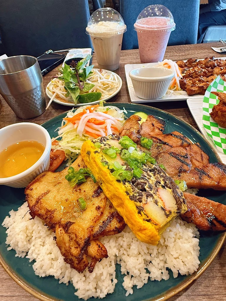 PHO DAC BIET Yonge st