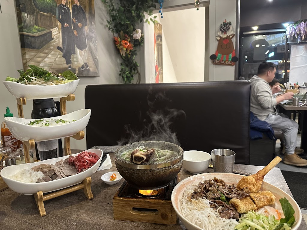 PHO DAC BIET Yonge st